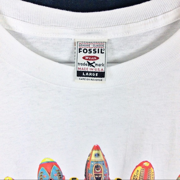 FOSSIL CLASSIC WEAR T-SHIRT.  ROCKET DESIGN. - Picture 5 of 5